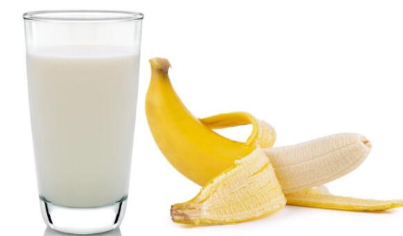 图片[1] - 牛奶煮香蕉早上吃还是晚上吃（香蕉奶昔要不要加水） - 错分资源网
